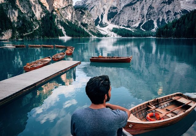 Lost in Tranquility: Embracing the majesty of mountains from the middle of sea