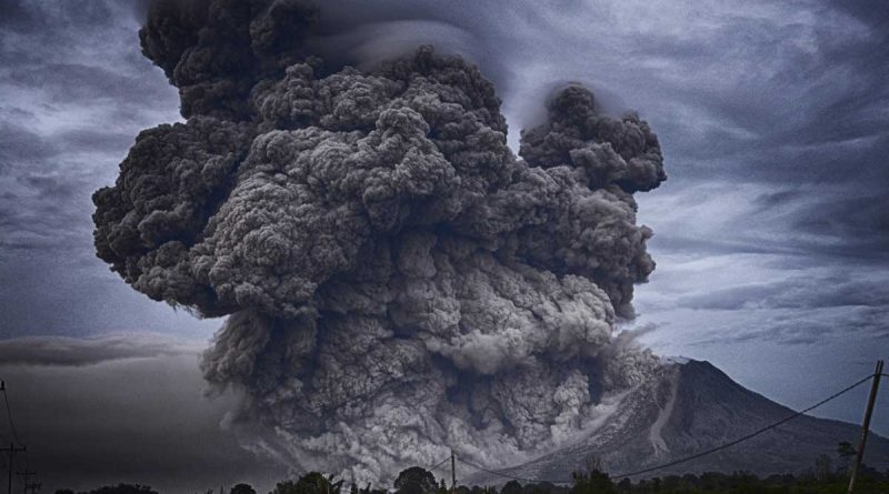A volcano is erupted again in Japan