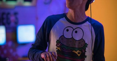 Exploring New Realities: Dive into the virtual world with VR!