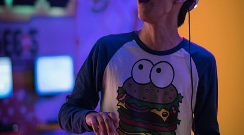 Exploring New Realities: Dive into the virtual world with VR!