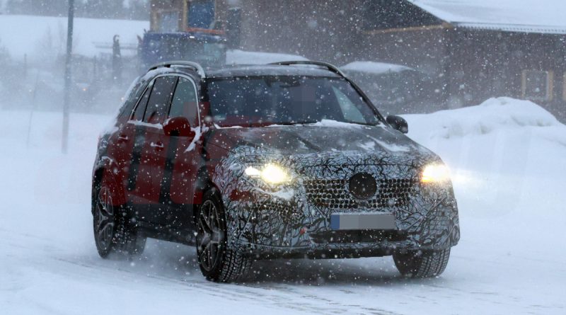 2027 Mercedes-AMG GLE 53 Spotted Testing With New Star-Shaped Lights