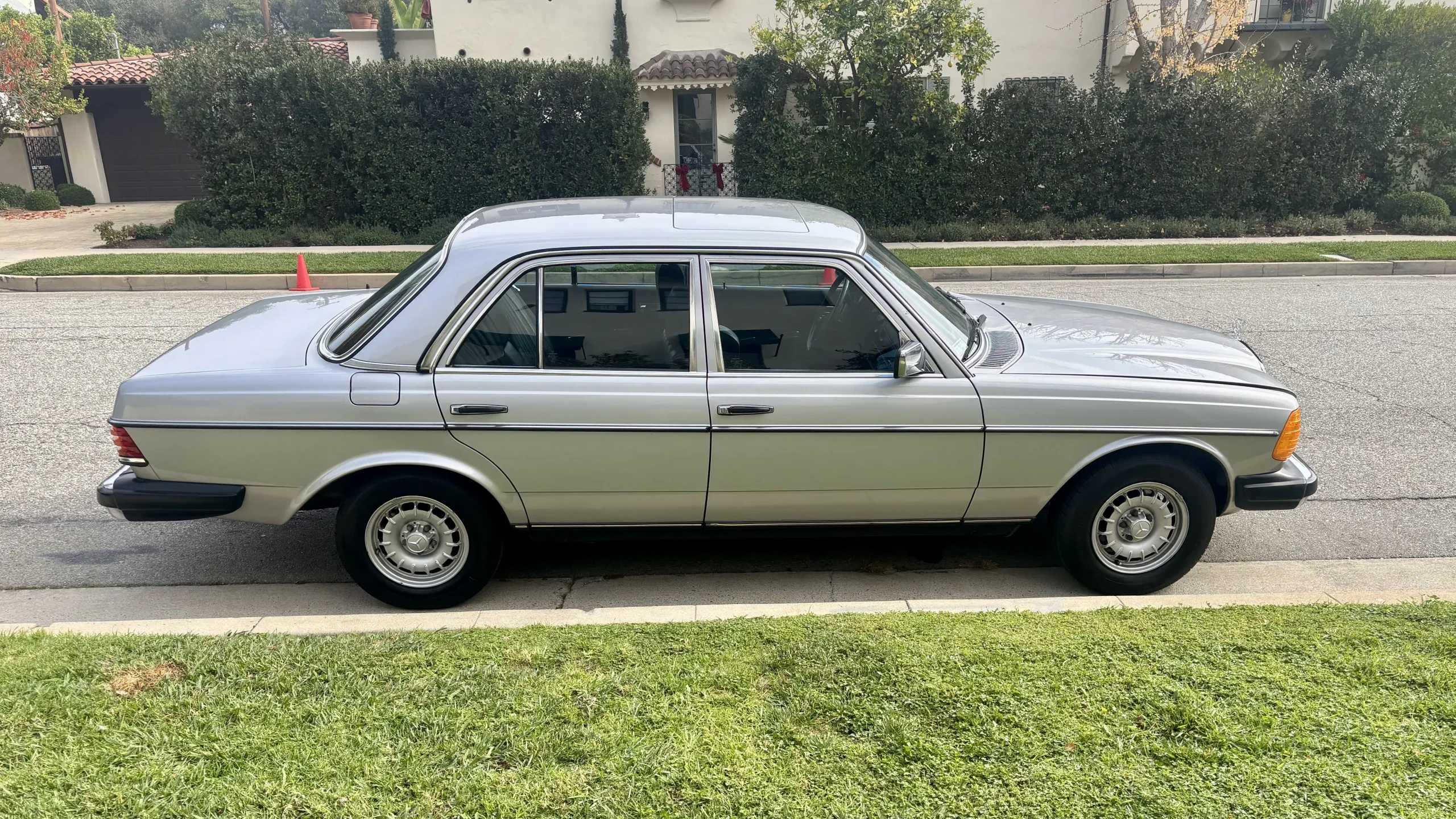 AutoHunter Spotlight: 1982 Mercedes-Benz 300D