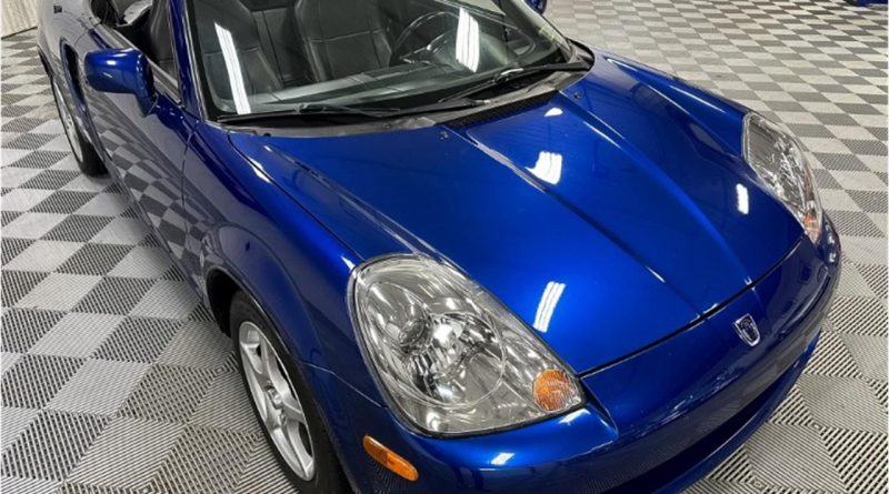 Pick of the Day: 2003 Toyota MR2 Spyder
