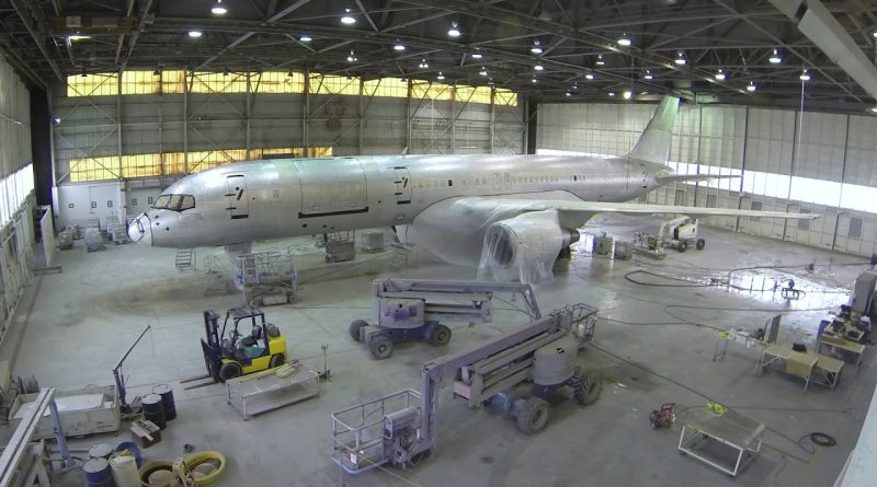 Watch A United Airlines Plane Transforms Into A FedEx Plane In This Repainting Timelapse Video