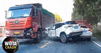 100 lessons Car Crash Moments that show why reckless drivers need to be more careful.