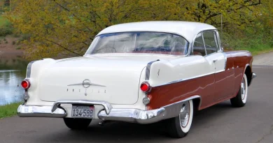 AutoHunter Spotlight: 1955 Pontiac Star Chief Custom Catalina