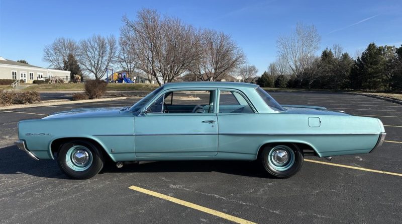 Pick of the Day: 1964 Pontiac Strato-Chief