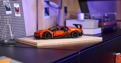 Two New Bugatti Hypercars Now Come in Lego Form